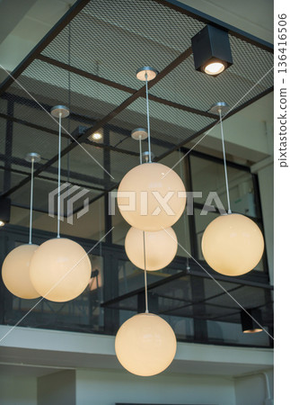 Ceiling lights and black decorations, many pieces and styles, new technology. 136416506