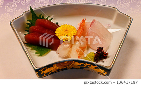 佛教追思儀式食物 136417187