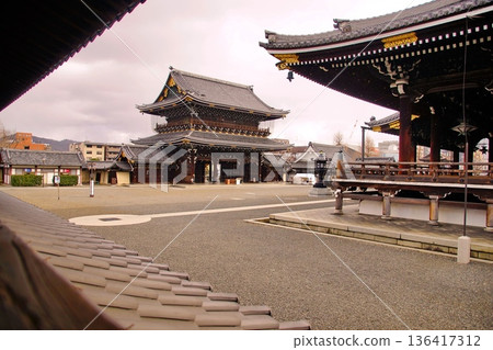 京都府京都市下京區常葉町東本願寺禦榮堂(重要文化財產),2022年2月 京都府京都市下京區常葉町東本願寺禦榮堂(重要文化財產),2022年2月 136417312
