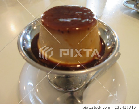 咖啡店的自製布丁 136417319