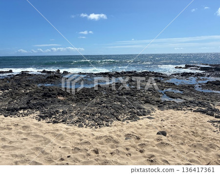 夏威夷凱維海岸線步道沿線的海灘 夏威夷凱維海岸線步道沿線的海灘 136417361
