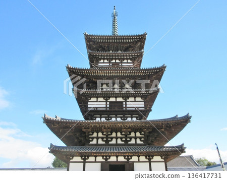 晴朗天氣下的藥師寺東塔 晴朗天氣下的藥師寺東塔 136417731