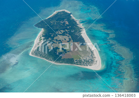 Over Minna Island (Tarama Village, Okinawa Prefecture) Over Minna Island (Tarama Village, Okinawa Prefecture) 136418003