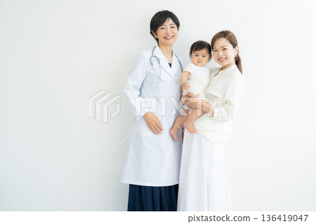 Image of a pediatrician: Infants and young children Image of a pediatrician: Infants and young children 136419047