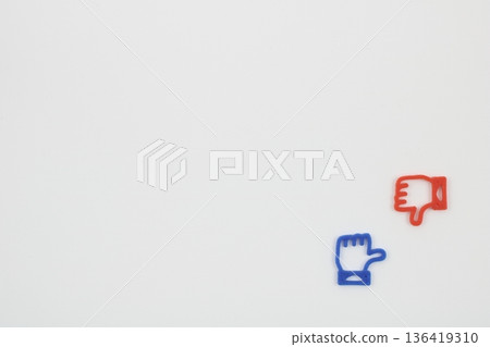 Three-dimensional hands in a booing pose Three-dimensional hands in a booing pose 136419310