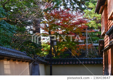 Kanazawa Nagamachi Samurai Residence Ruins in late autumn 136419647