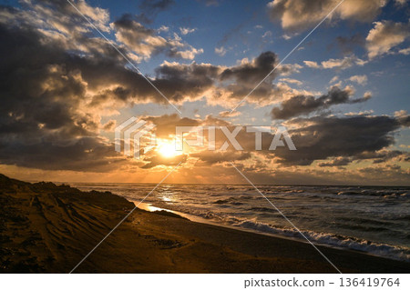 Late autumn sunset on Uchinada Coast Late autumn sunset on Uchinada Coast 136419764
