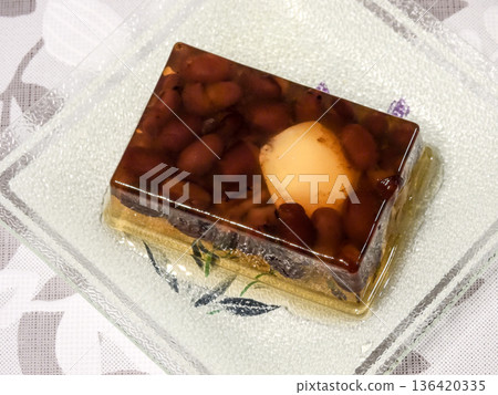 Tokachi red beans and chestnut zenzai (chestnut kanoko) 136420335