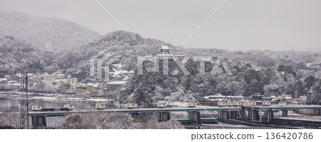 Snow scene at Inuyama Castle, a national treasure Snow scene at Inuyama Castle, a national treasure 136420786