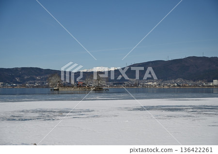 Frozen Lake Suwa 136422261