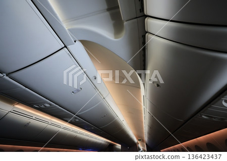 飛機內部 飛機內部 136423437