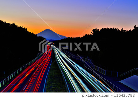 Chigasaki City: Scenery of Mt. Fuji seen from National Route 134 overpass 136423798