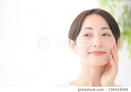 Japanese female beauty image 136424099