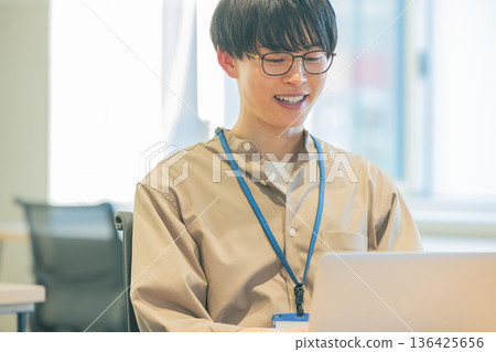 一個人前往計算機 136425656