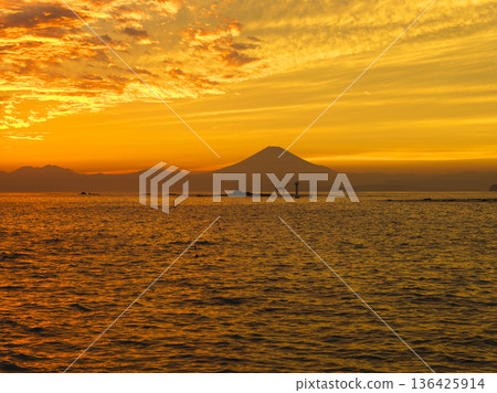 View of Mount Fuji from Manase Beach at dusk, Hayama Town, Kanagawa Prefecture View of Mount Fuji from Manase Beach at dusk, Hayama Town, Kanagawa Prefecture 136425914