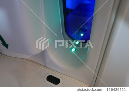 飛機艙門 飛機艙門 136426531