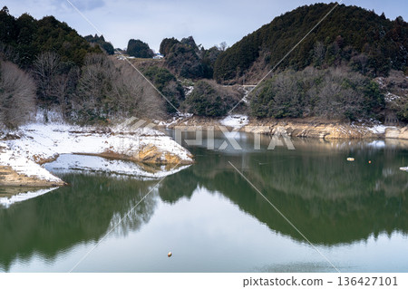 The exposed bank of the Narafume Dam, covered in snow due to the drought. Exposed bank and accumulated snow. Part 4 The exposed bank of the Narafume Dam, covered in snow due to the drought. Exposed bank and accumulated snow. Part 4 136427101