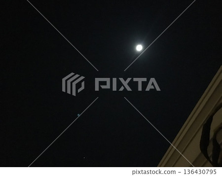 夜景 夜晚 月亮 136430795