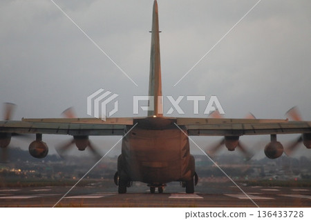 自衛隊 自衛隊 136433728