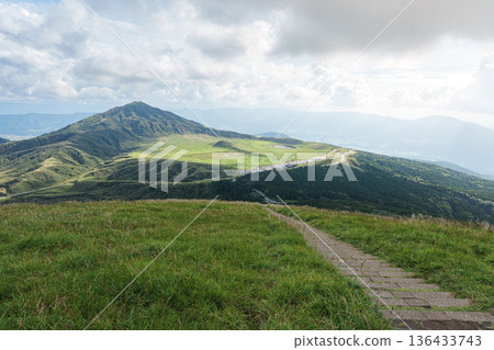 Mt. Aso which is covered with clouds Mt. Aso which is covered with clouds 136433743