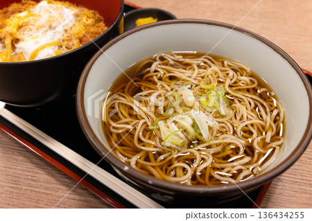 美味豬排飯和蕎麥麵套餐 136434255