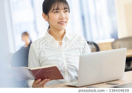 職業婦女 136434639