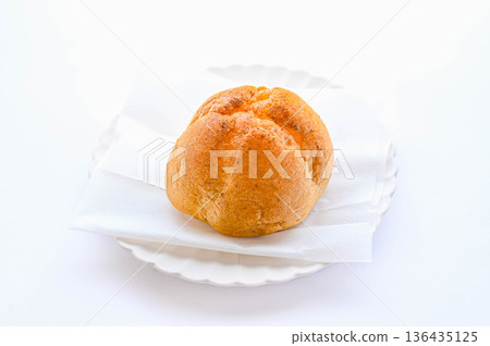 Cream-filled cream puffs Cream-filled cream puffs 136435125