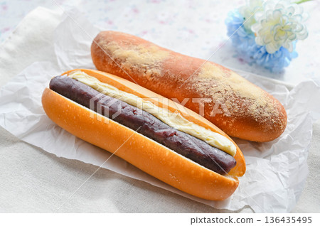 Kinako fried bread and bean paste butter bun 136435495