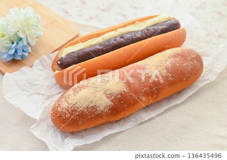 Kinako fried bread and bean paste butter bun 136435496