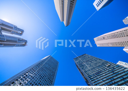 日本東京城市景觀:新宿辦公大樓和東京都廳大樓一覽。邁向新時代 = 2026年2月9日 日本東京城市景觀:新宿辦公大樓和東京都廳大樓一覽。邁向新時代 = 2026年2月9日 136435622