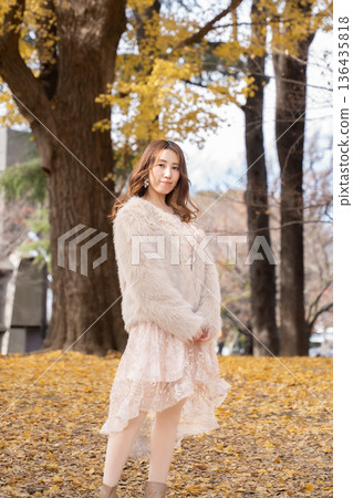 Beautiful woman Beautiful woman 136435818
