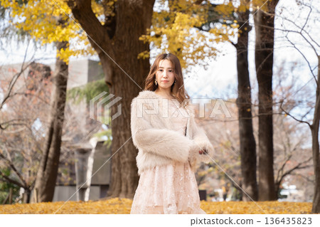 Beautiful Autumn Woman Beautiful Autumn Woman 136435823