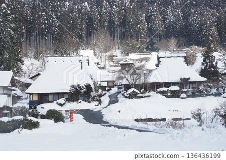 京都府美山市的雪景 京都府美山市的雪景 136436199