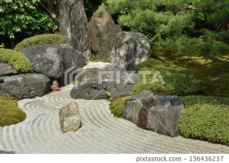 靈泉院庭園、覺命空港、枯山水庭園、達摩娃娃(京都市東山區) 靈泉院庭園、覺命空港、枯山水庭園、達摩娃娃(京都市東山區) 136436237