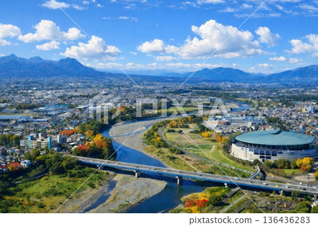 從前橋縣政府眺望日本綠穹頂前橋站 136436283