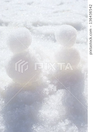 Parent and child snowman Parent and child snowman 136436542