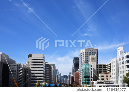 從中央橋1號眺望名古屋站方向的開放式商業區 從中央橋1號眺望名古屋站方向的開放式商業區 136436977