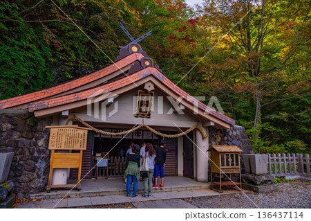 戶隱神社（長野縣）－秋葉環繞的內殿 136437114