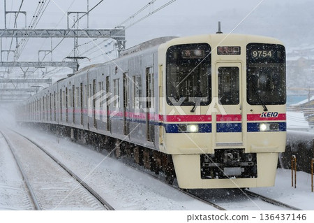 Keio 9000 series 0 series 9704F running in the snow Keio 9000 series 0 series 9704F running in the snow 136437146
