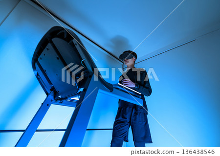 在虛擬實境中體驗跑步機鍛煉 136438546