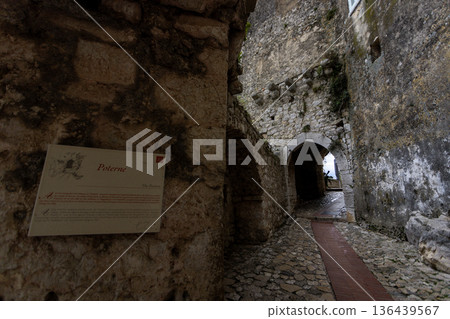 house, south france, gate 136439567