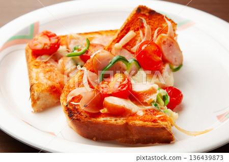 Pizza toast  136439873