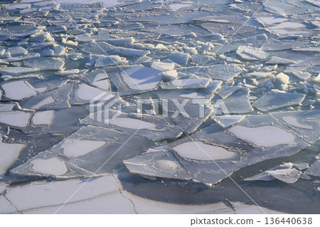 Ice Fragments Shimmer. Chilly Sea Ice Breaks Into Mosaic Structures Ice Fragments Shimmer. Chilly Sea Ice Breaks Into Mosaic Structures 136440638
