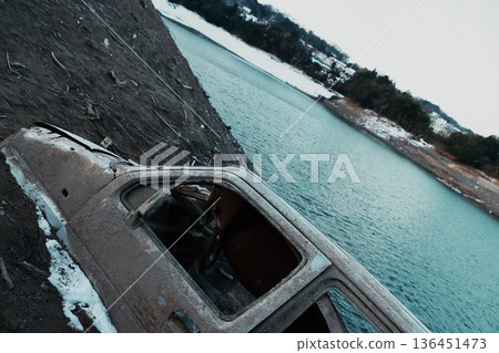 Abandoned car bodies emerge from the bottom of a dam lake for the first time in decades due to a record drought (Lake Tsukui, Kanagawa Prefecture) Abandoned car bodies emerge from the bottom of a dam lake for the first time in decades due to a record drought (Lake Tsukui, Kanagawa Prefecture) 136451473