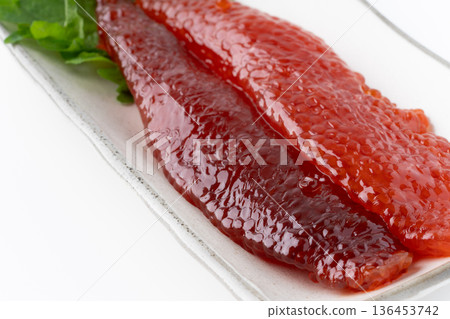 Close-up of sockeye salmon roe (beni roe) on a plate Close-up of sockeye salmon roe (beni roe) on a plate 136453742