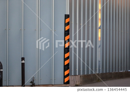 Temporary enclosure of universal steel plate image Temporary enclosure of universal steel plate image 136454445