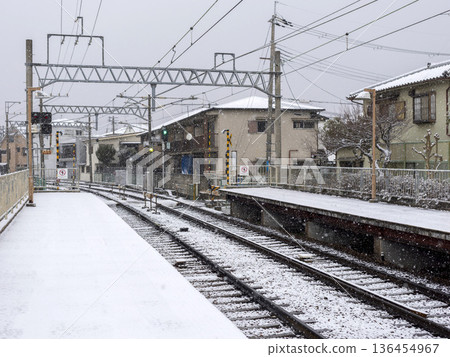 下雪的火車站 下雪的火車站 136454967