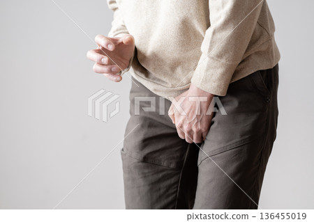 中年男性出現頻尿、尿急、尿失禁等症狀,涉及身體部位 中年男性出現頻尿、尿急、尿失禁等症狀,涉及身體部位 136455019