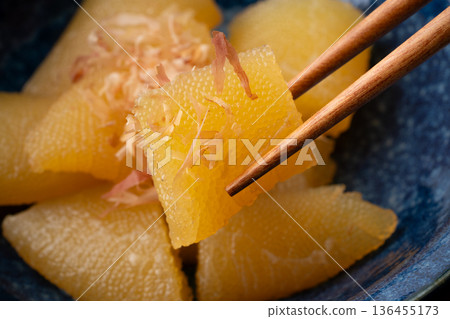 Close-up of delicious seasoned herring roe Close-up of delicious seasoned herring roe 136455173