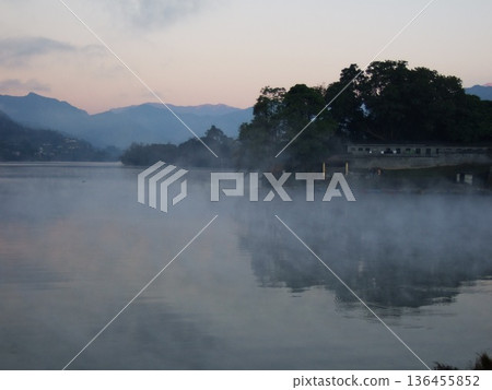 費瓦湖2號湖的清晨 136455852